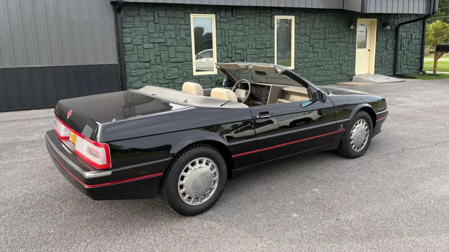1993 Cadillac Allante - Image 2 of 15