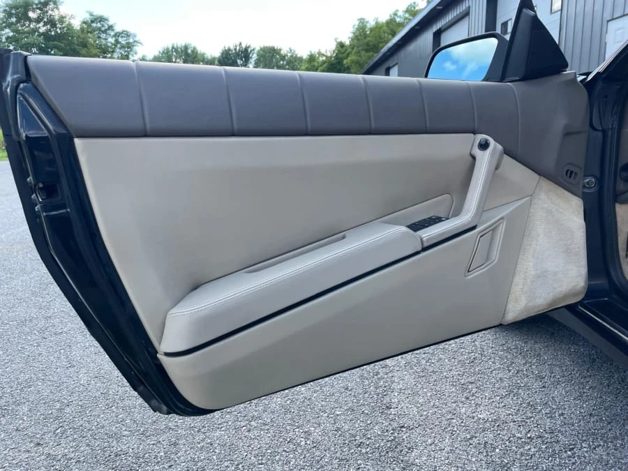 1993 Cadillac Allante - Image 10 of 15