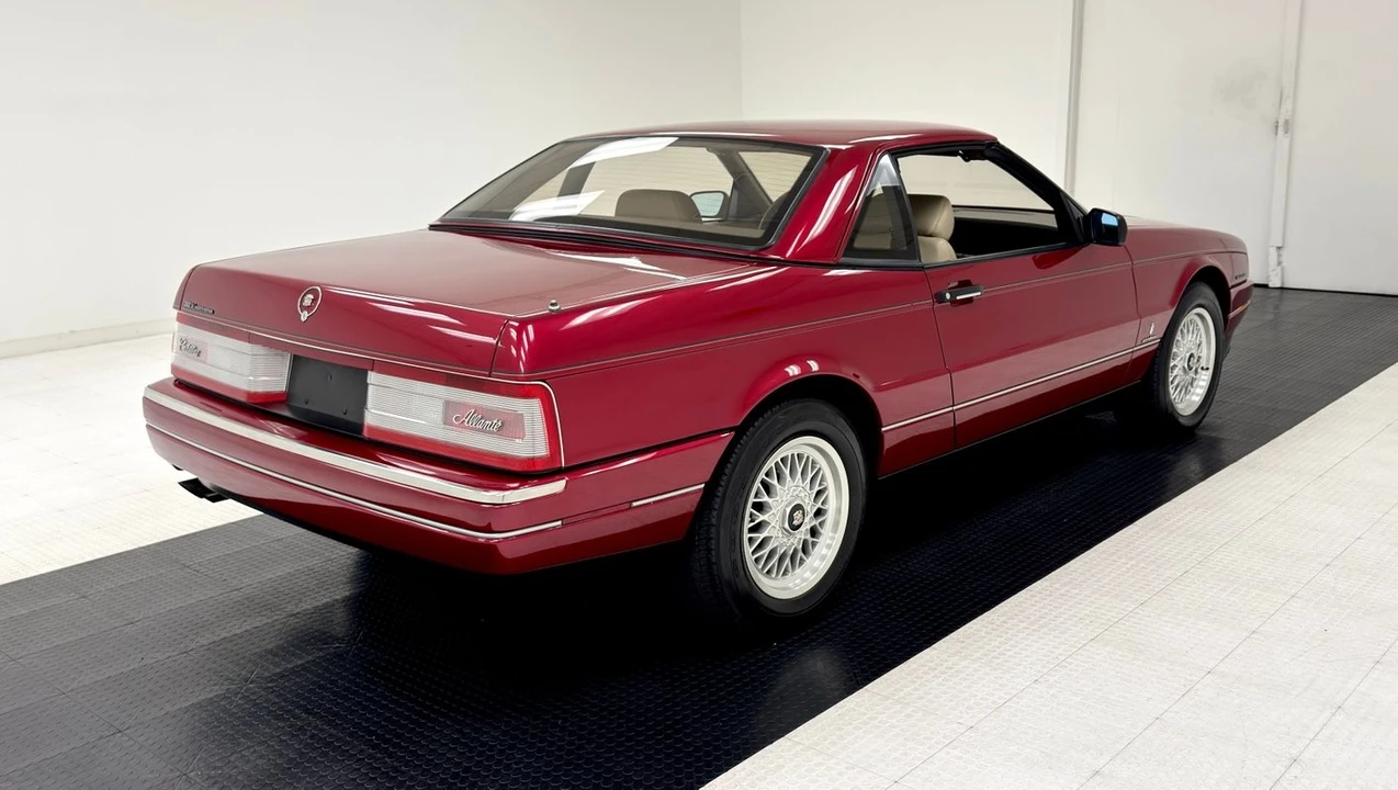 1993 Cadillac Allante - Image 11 of 12