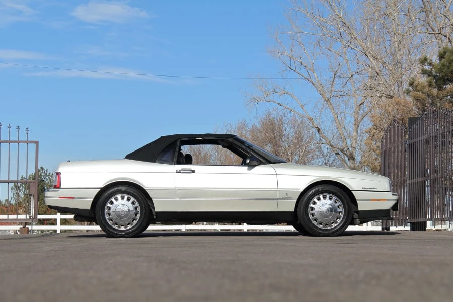 1993 Cadillac Allante - Image 9 of 29