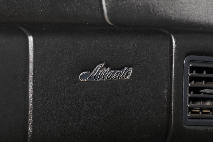 1993 Cadillac Allante - Image 19 of 29