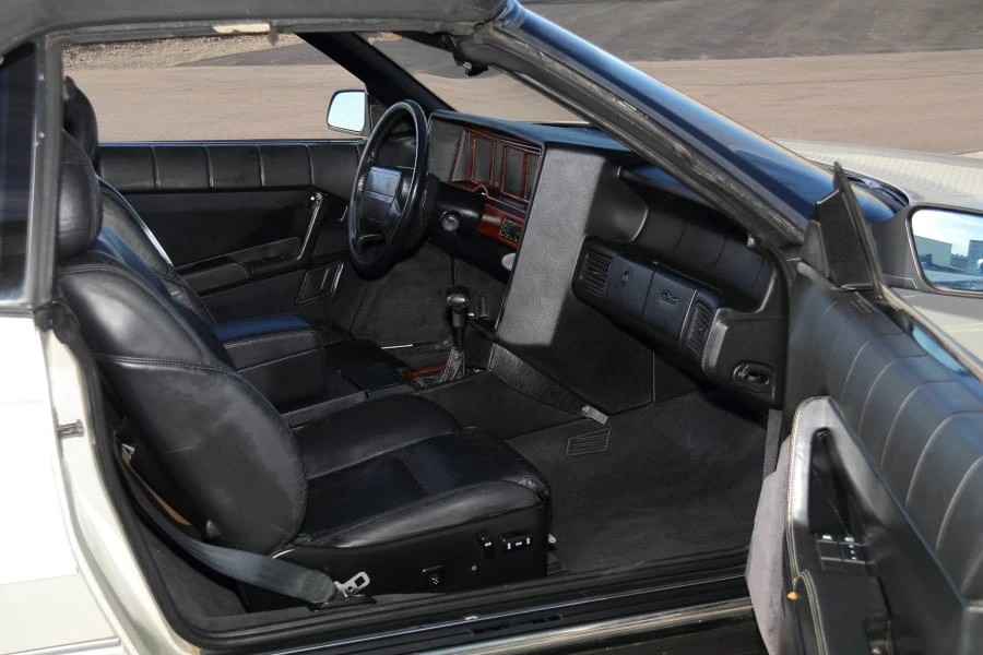 1993 Cadillac Allante - Image 16 of 29