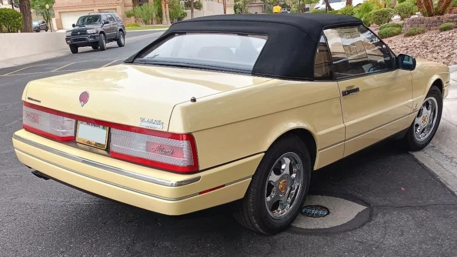 1993 Cadillac Allante - Image 2 of 10