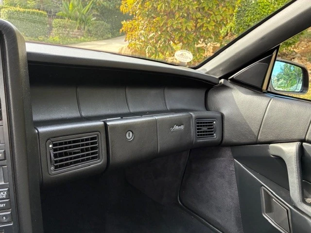 1993 Cadillac Allante - Image 16 of 21