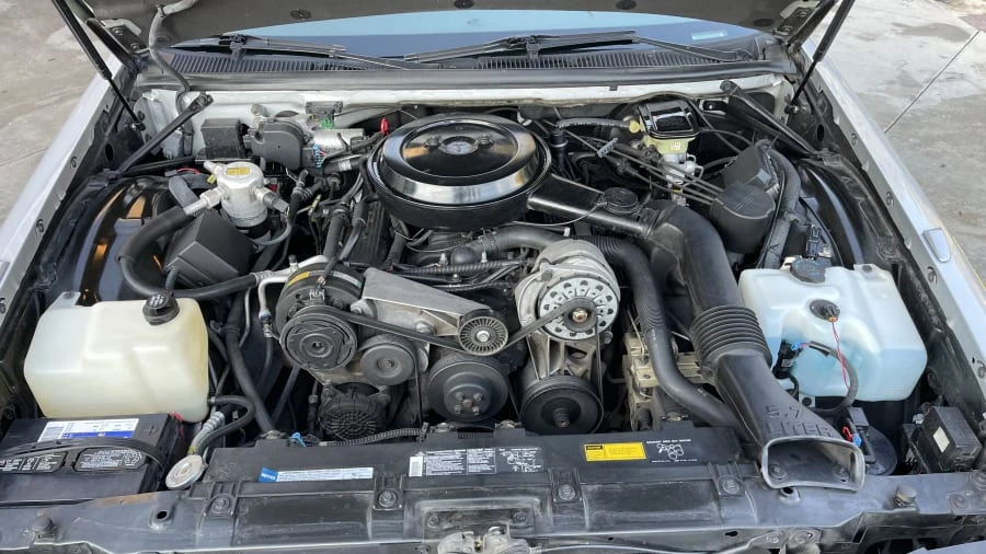 1993 Cadillac Brougham - Image 6 of 9