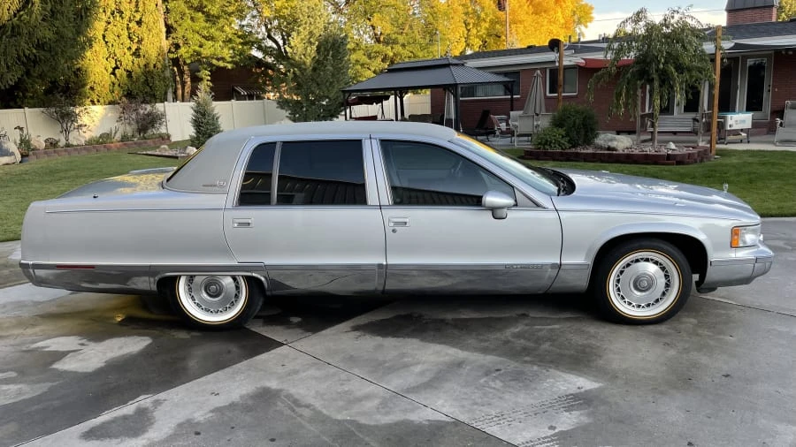 1993 Cadillac Brougham - Image 2 of 9