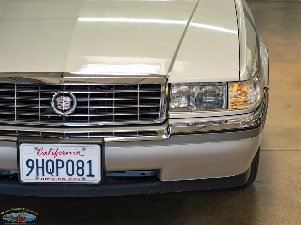 1993 Cadillac Fleetwood - Image 16 of 31