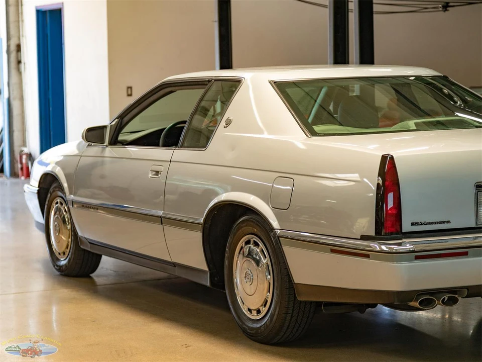 1993 Cadillac Fleetwood - Image 22 of 31