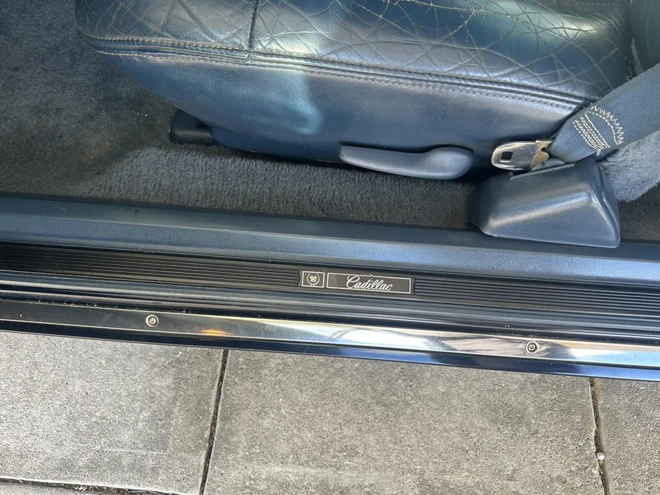 1993 Cadillac DeVille 7th Gen - Image 26 of 31
