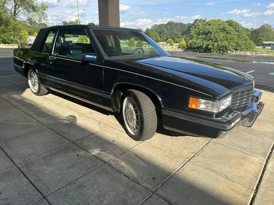 1993 Cadillac DeVille 7th Gen - Image 6 of 31