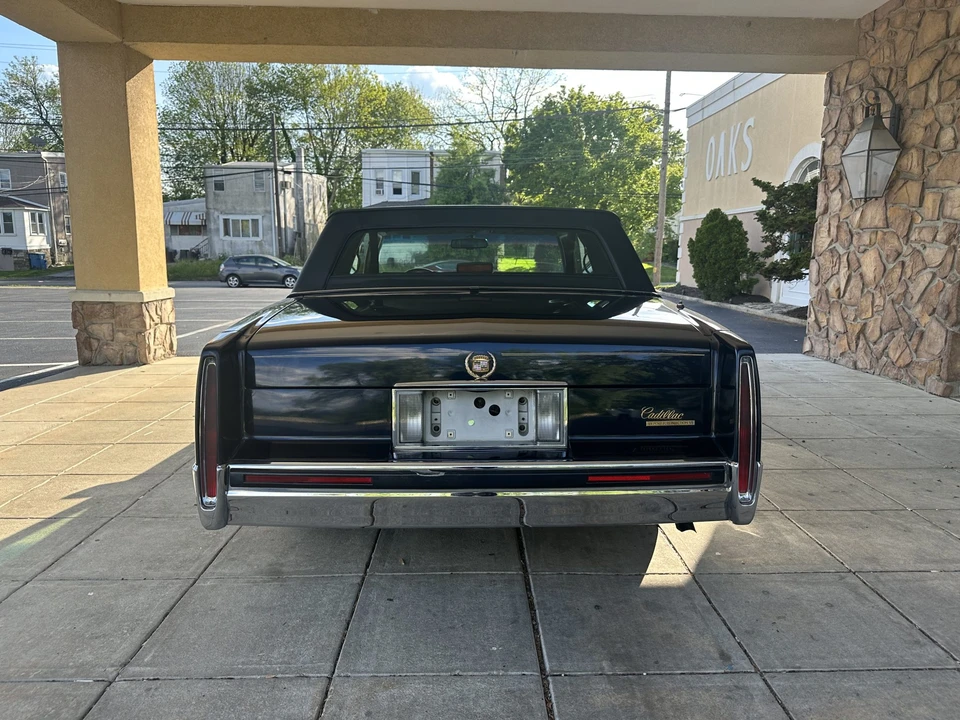 1993 Cadillac DeVille 7th Gen - Image 10 of 31