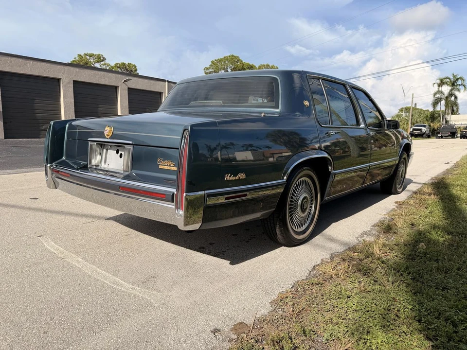 1993 Cadillac DeVille 6th Gen - Image 5 of 31