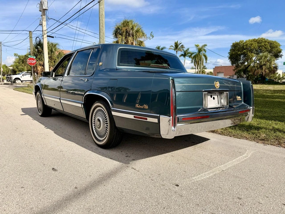 1993 Cadillac DeVille 6th Gen - Image 3 of 31
