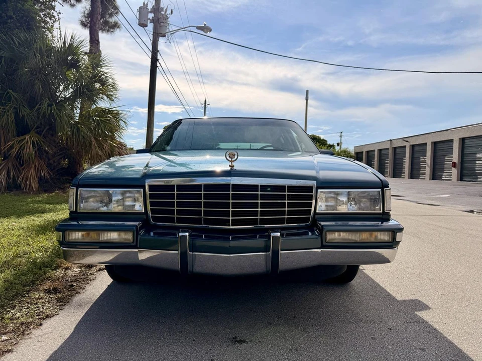 1993 Cadillac DeVille 6th Gen - Image 8 of 31