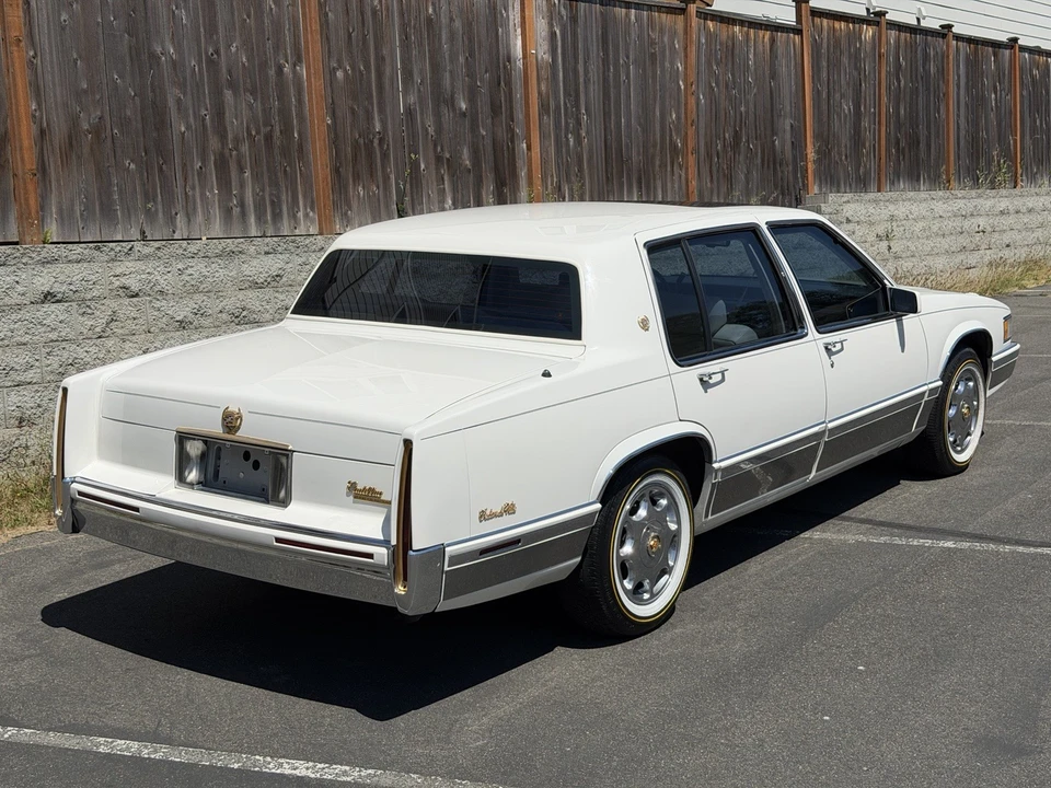 1993 Cadillac DeVille 6th Gen - Image 3 of 19