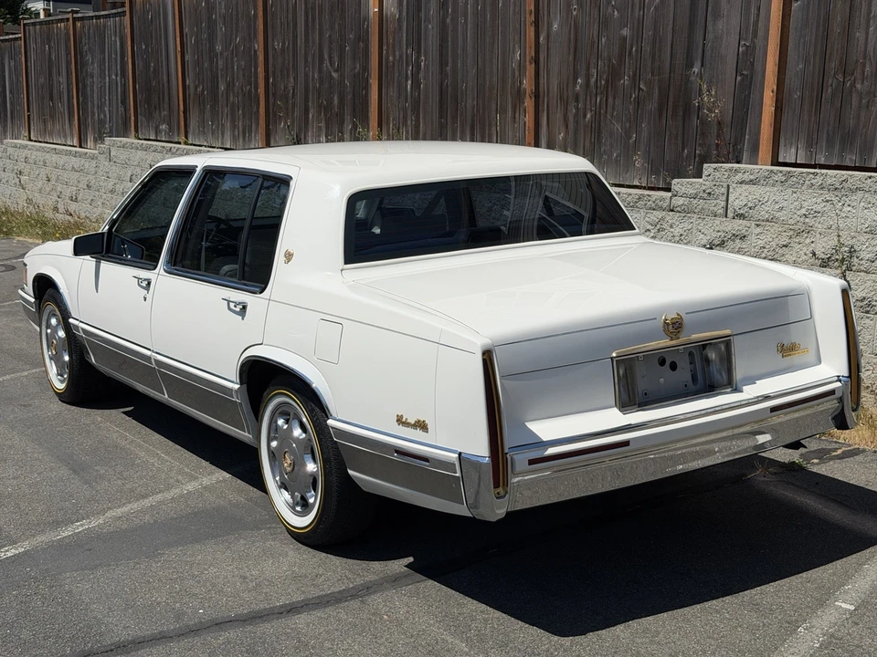 1993 Cadillac DeVille 6th Gen - Image 7 of 19