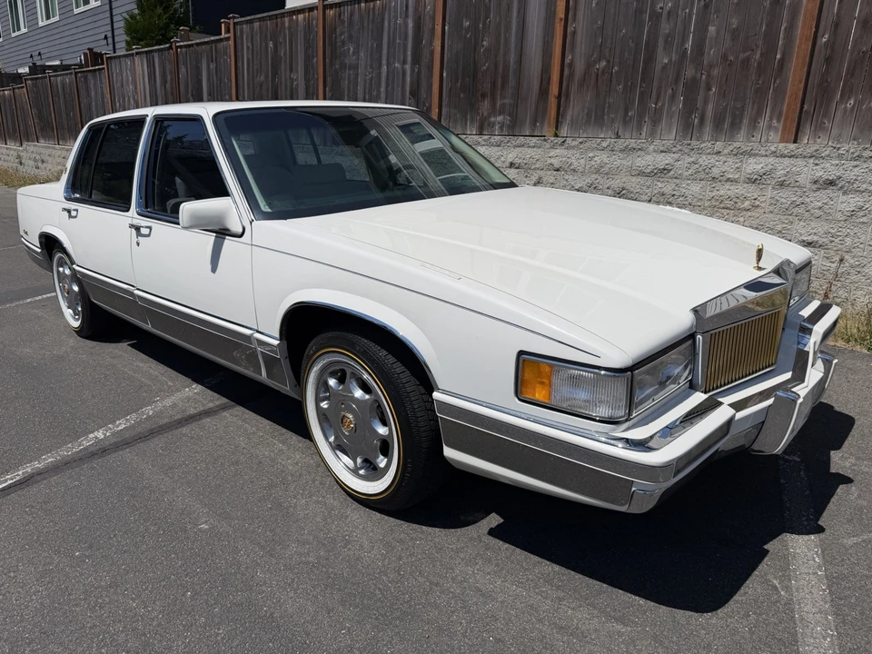 1993 Cadillac DeVille 6th Gen - Image 5 of 19