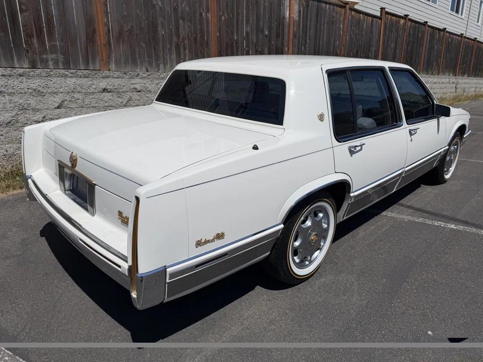 1993 Cadillac DeVille 6th Gen - Image 6 of 19