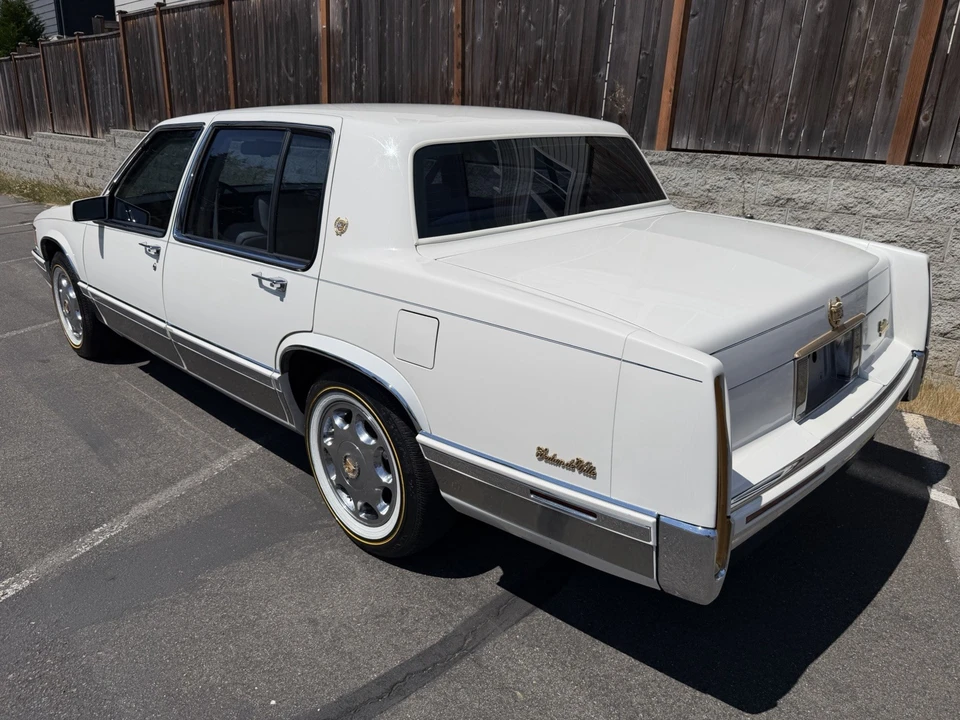 1993 Cadillac DeVille 6th Gen - Image 8 of 19