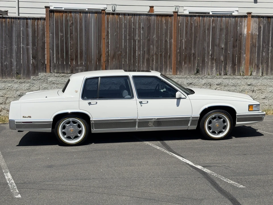 1993 Cadillac DeVille 6th Gen - Image 4 of 19