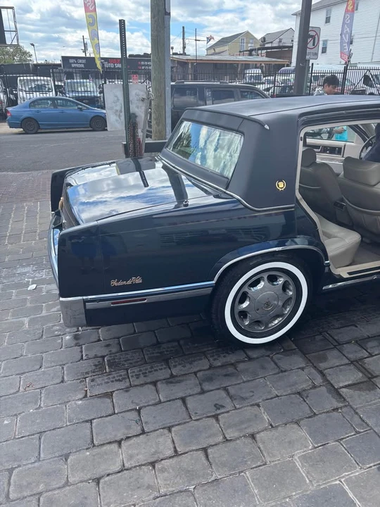 1993 Cadillac DeVille 6th Gen - Image 5 of 12