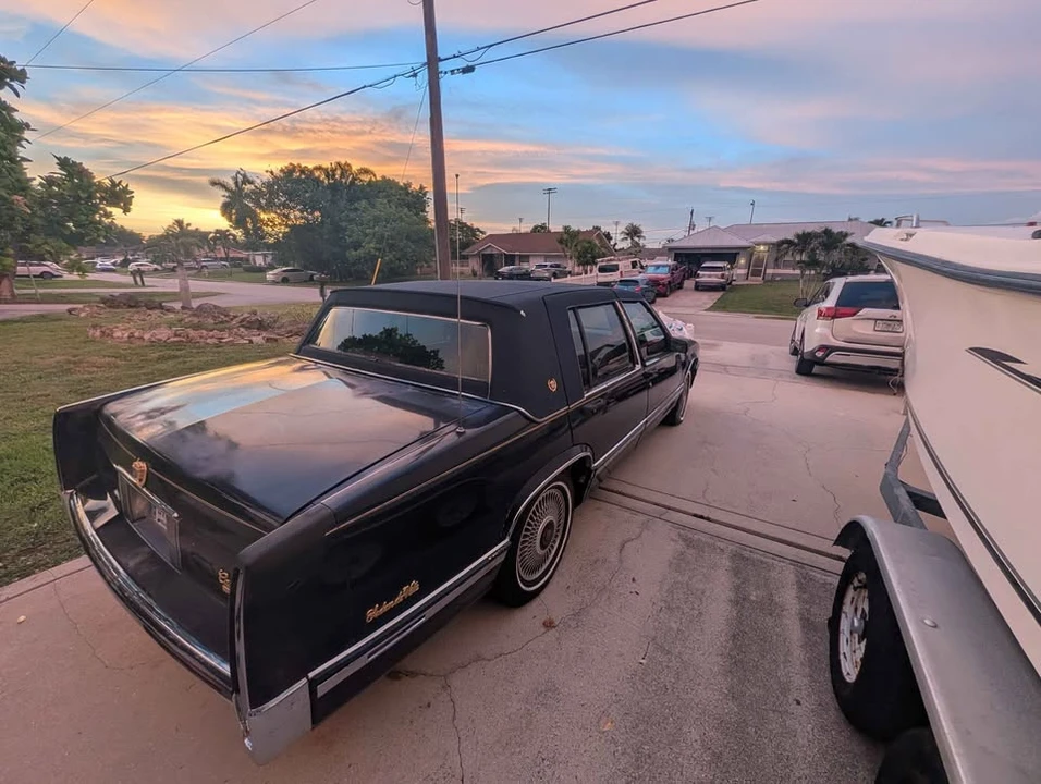 1993 Cadillac DeVille 6th Gen - Image 4 of 17