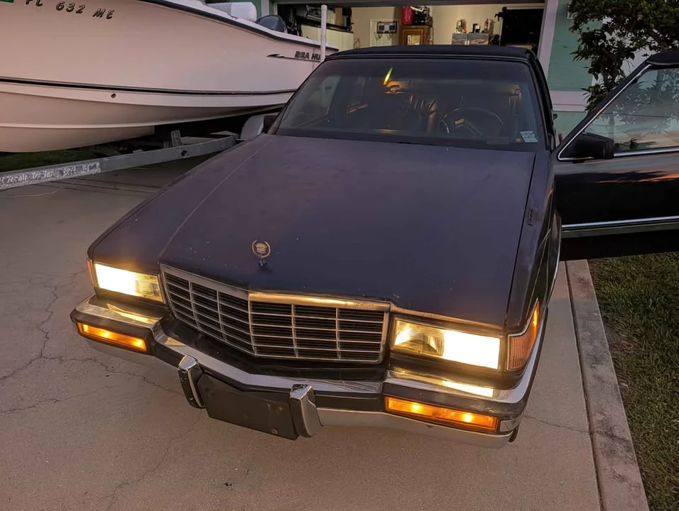 1993 Cadillac DeVille 6th Gen - Image 3 of 17