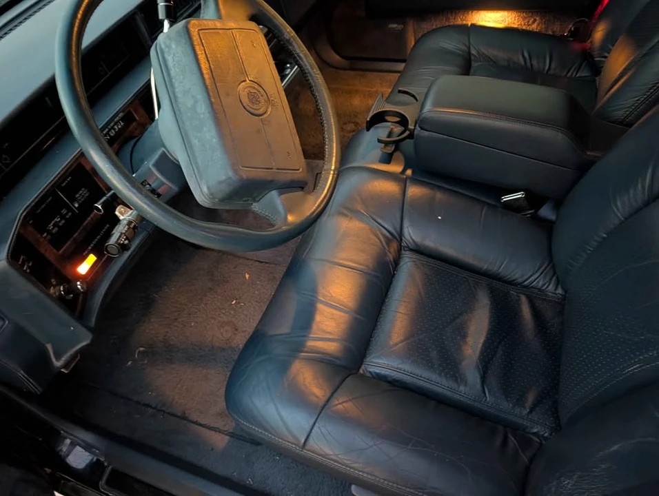 1993 Cadillac DeVille 6th Gen - Image 6 of 17