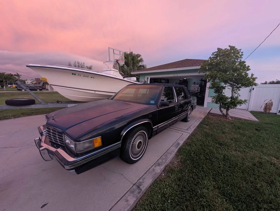 1993 Cadillac DeVille 6th Gen - Image 2 of 17
