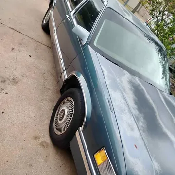 1993 Cadillac DeVille Sedan 4D