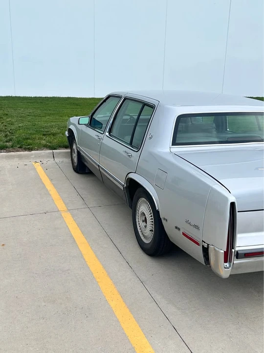 1993 Cadillac DeVille 6th Gen - Image 2 of 16