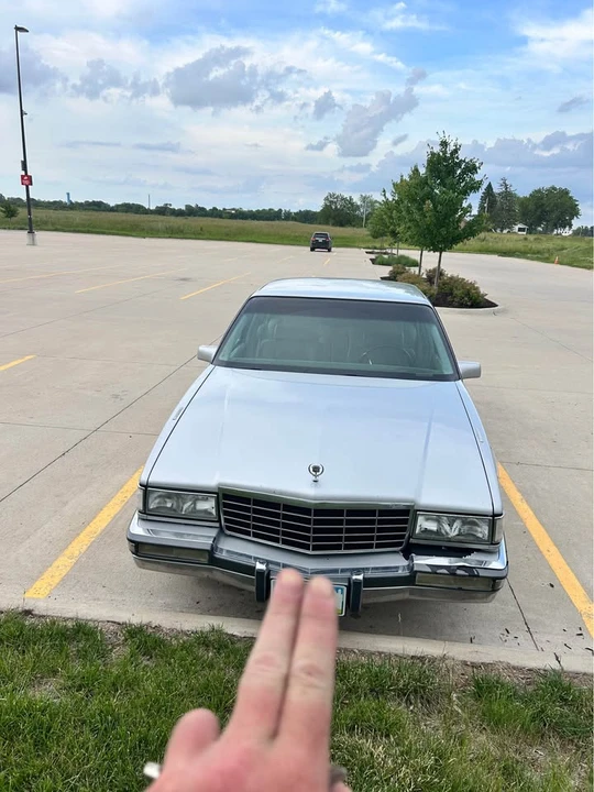 1993 Cadillac DeVille 6th Gen - Image 6 of 16