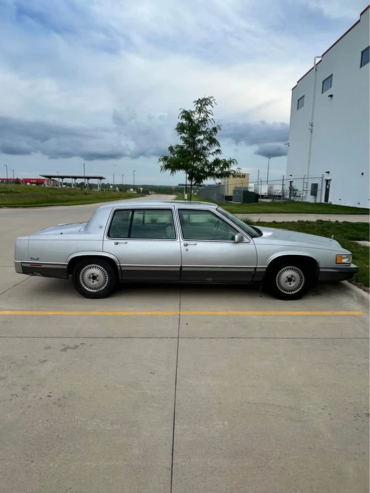 1993 Cadillac DeVille 6th Gen - Image 5 of 16