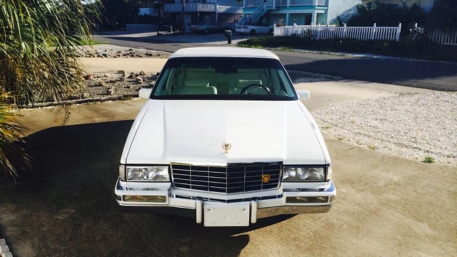1993 Cadillac DeVille 6th Gen - Image 2 of 5