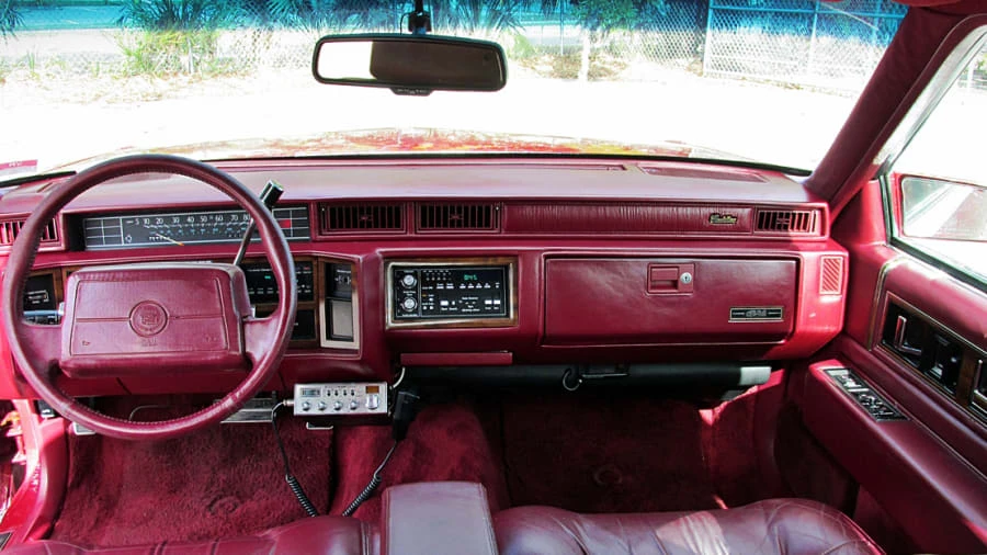 1993 Cadillac DeVille 6th Gen - Image 6 of 12