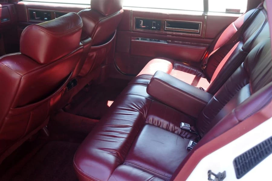 1993 Cadillac DeVille 6th Gen - Image 6 of 9