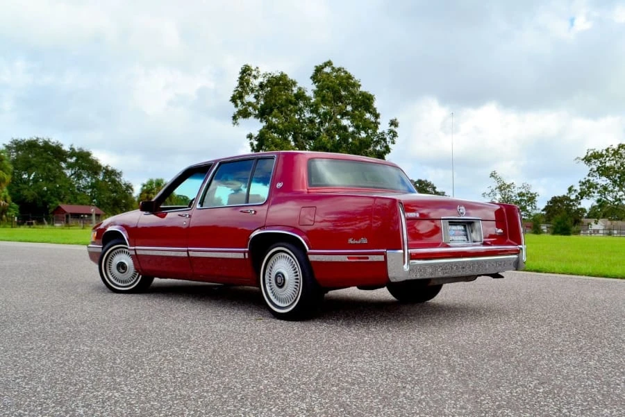 1993 Cadillac DeVille 6th Gen - Image 9 of 15