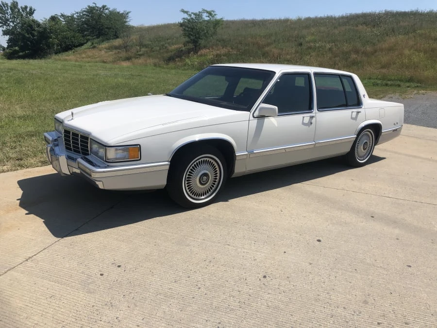 1993 Cadillac DeVille 6th Gen - Image 2 of 12