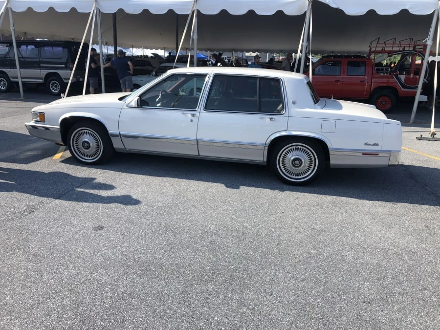 1993 Cadillac DeVille 6th Gen - Image 11 of 12