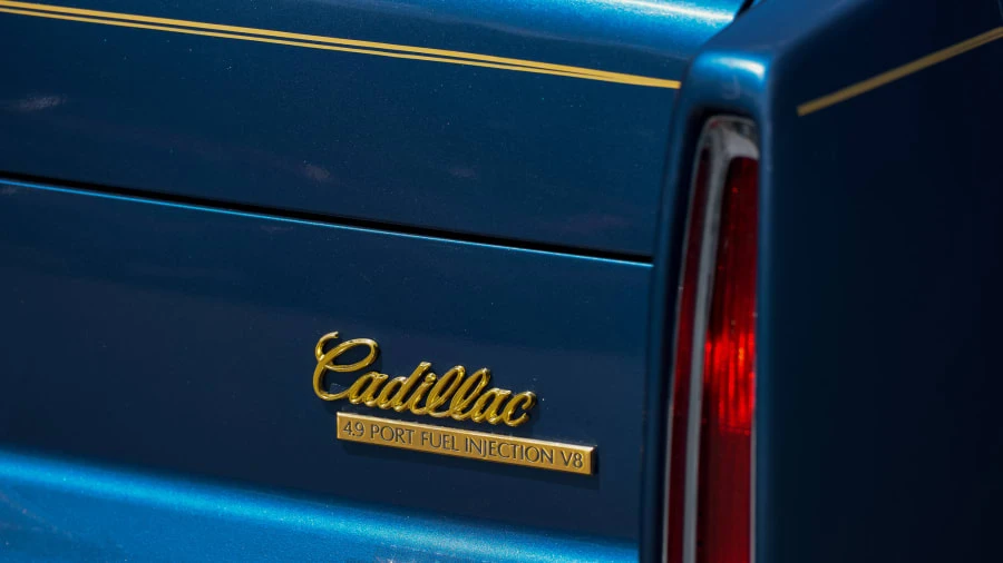 1993 Cadillac DeVille 6th Gen - Image 11 of 28