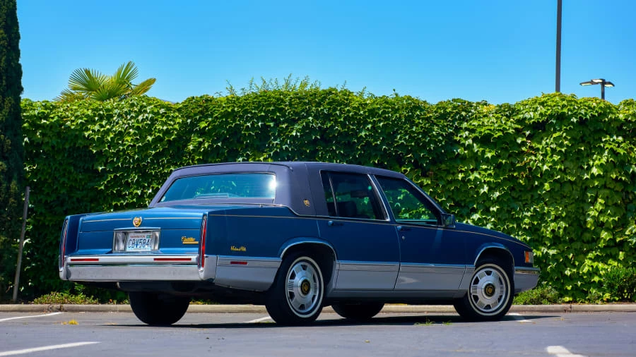 1993 Cadillac DeVille 6th Gen - Image 13 of 28