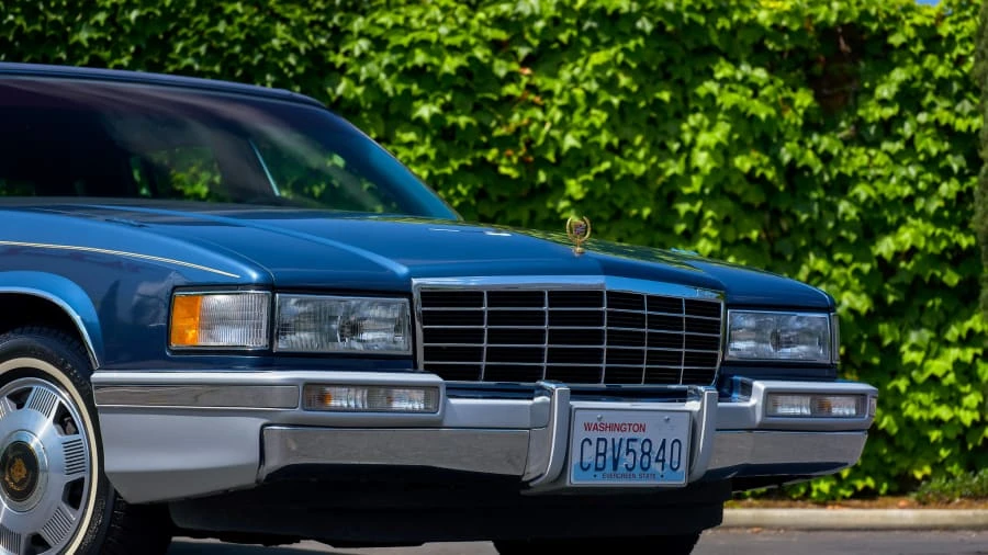 1993 Cadillac DeVille 6th Gen - Image 24 of 28