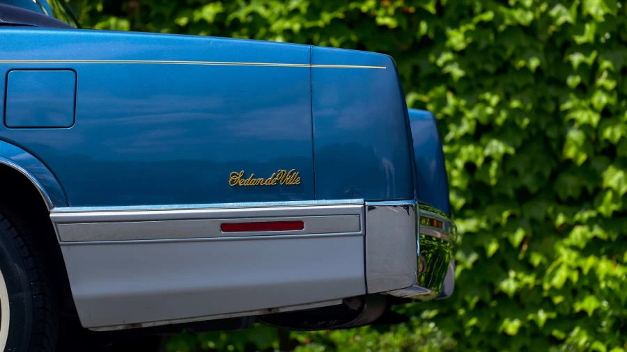1993 Cadillac DeVille 6th Gen - Image 27 of 28