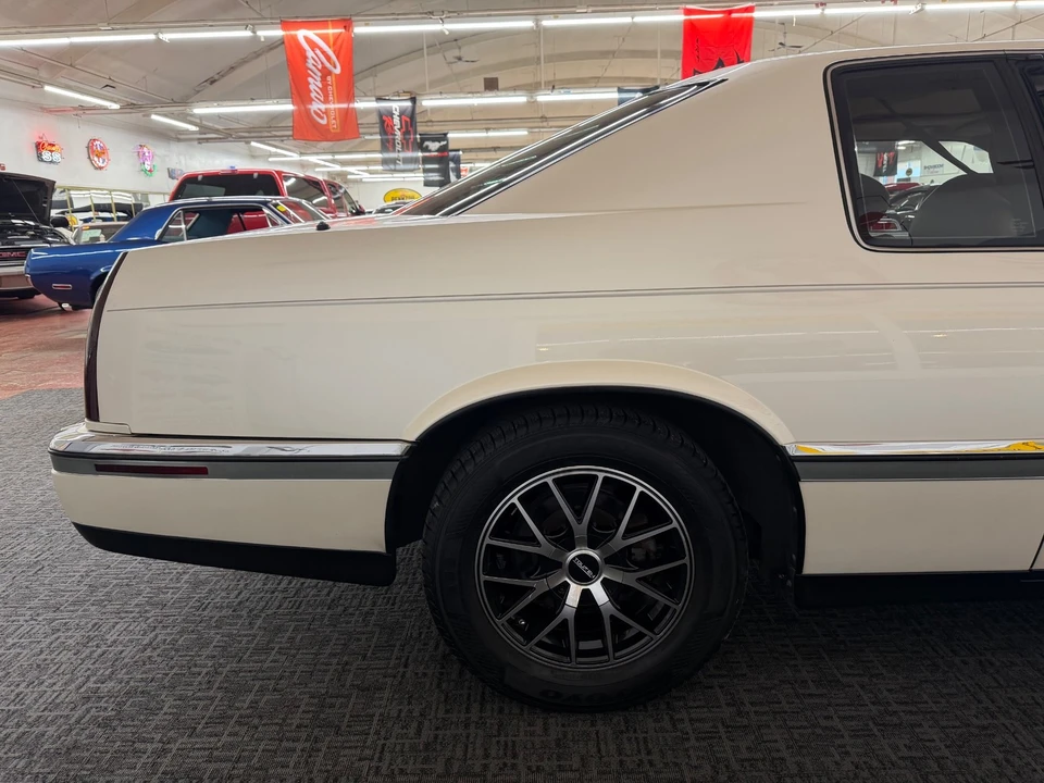 1993 Cadillac Eldorado 12th Gen - Image 25 of 31