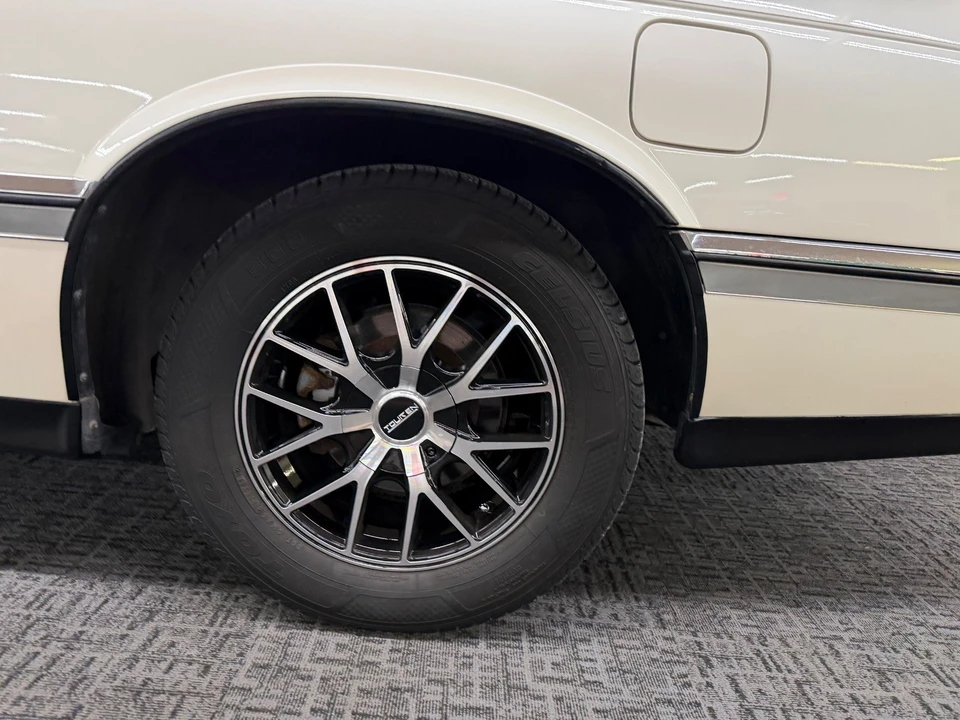 1993 Cadillac Eldorado 12th Gen - Image 24 of 31