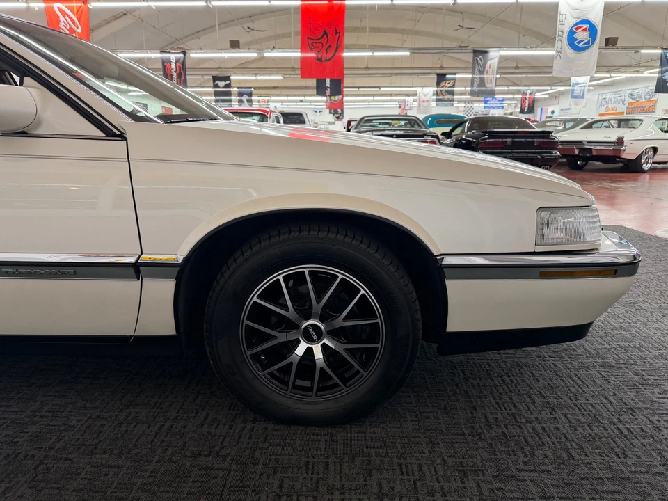 1993 Cadillac Eldorado 12th Gen - Image 27 of 31