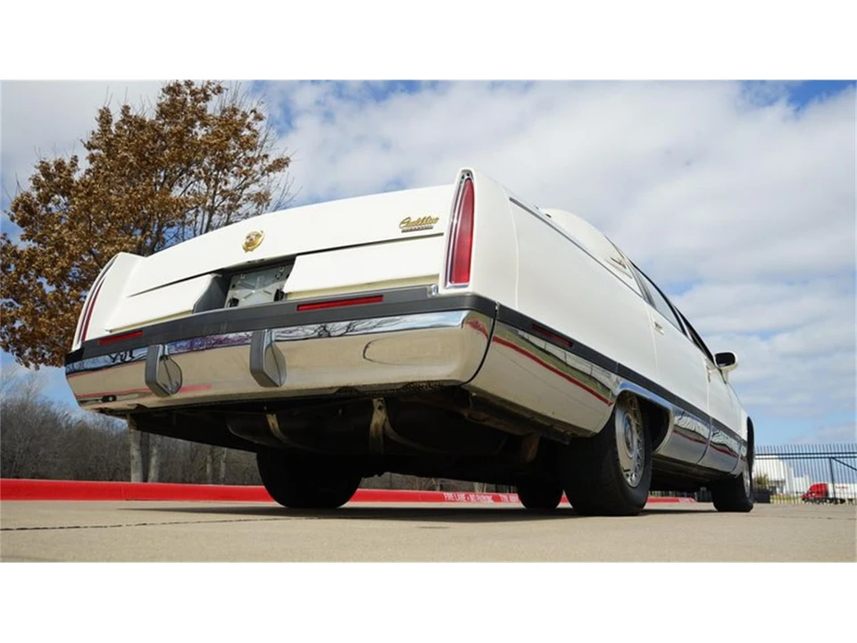 1993 Cadillac Fleetwood - Image 16 of 31
