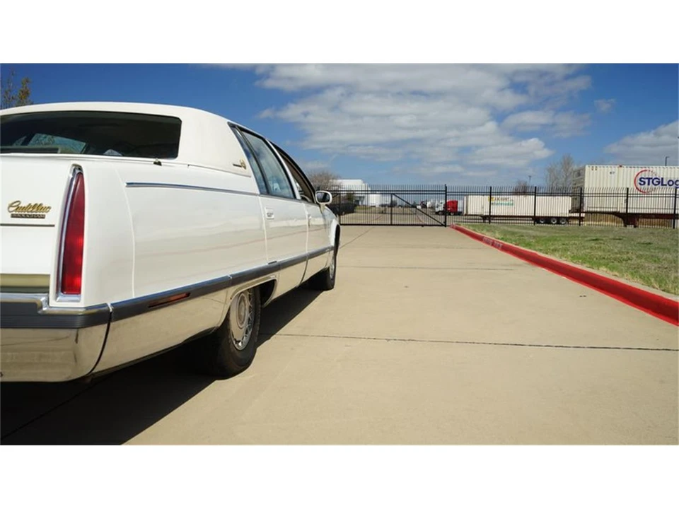 1993 Cadillac Fleetwood - Image 31 of 31