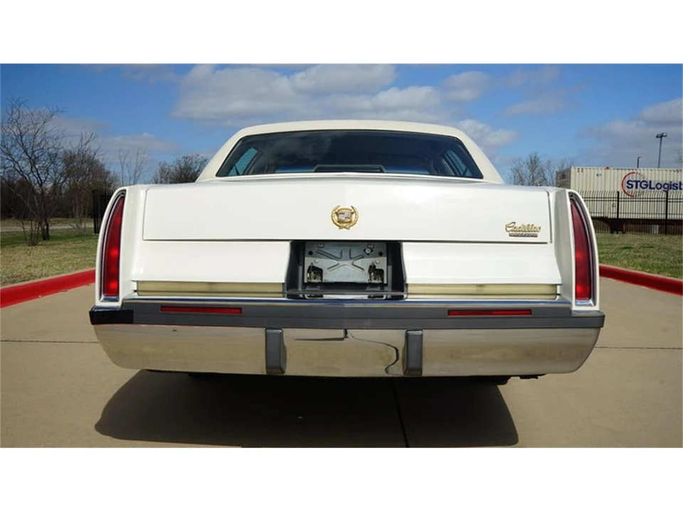 1993 Cadillac Fleetwood - Image 12 of 31