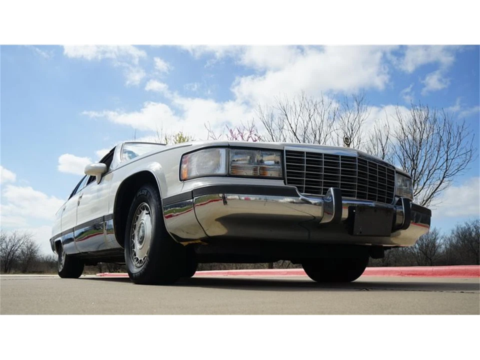 1993 Cadillac Fleetwood - Image 22 of 31
